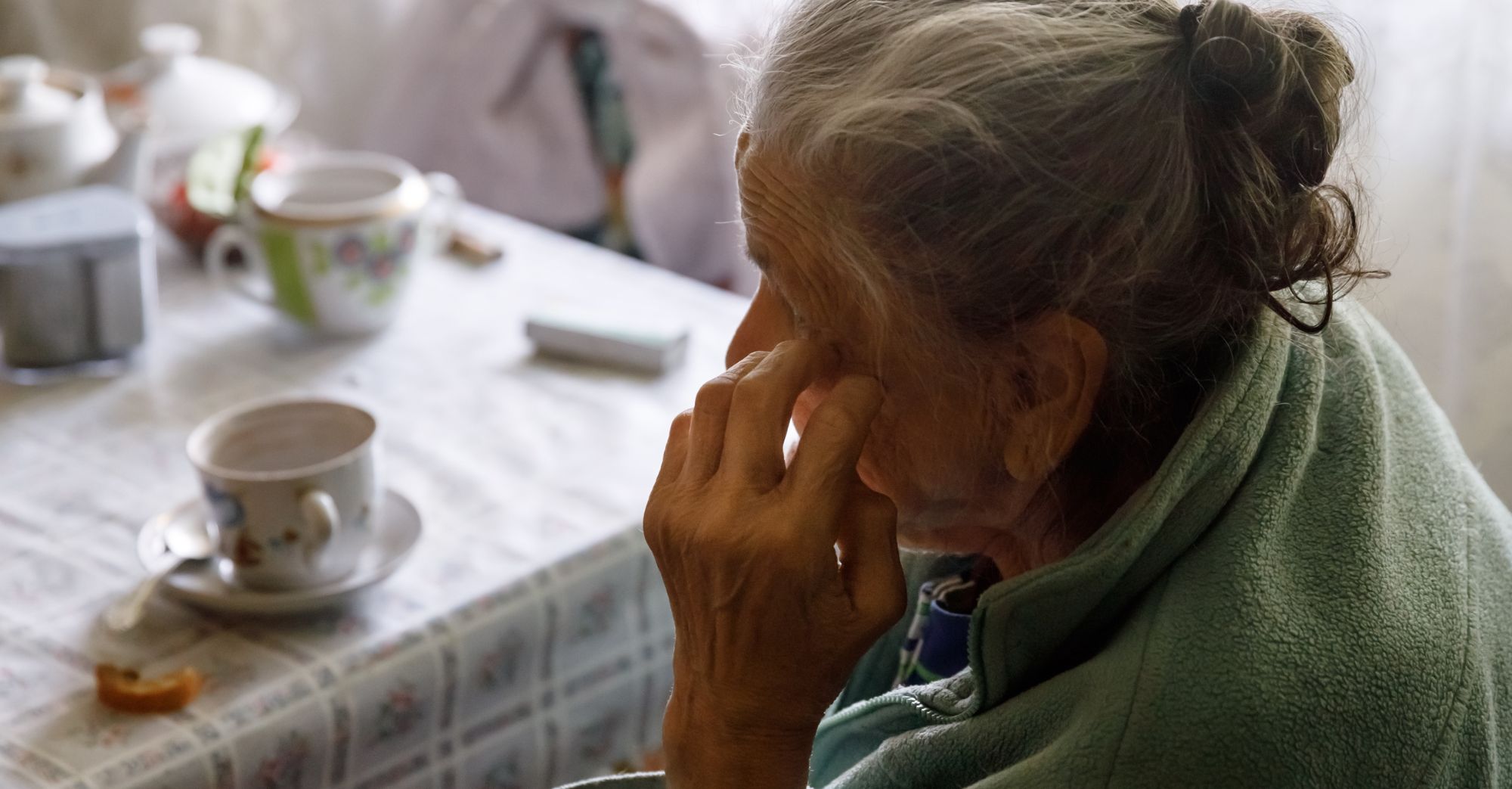 Abogado sancionado por suplantar a su abuela de 97 años en una  actuación judicial